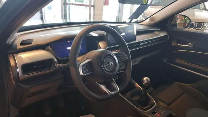 Usata Jeep Avenger Altitude 101 CV (74 kW) 2024 Nero SUV