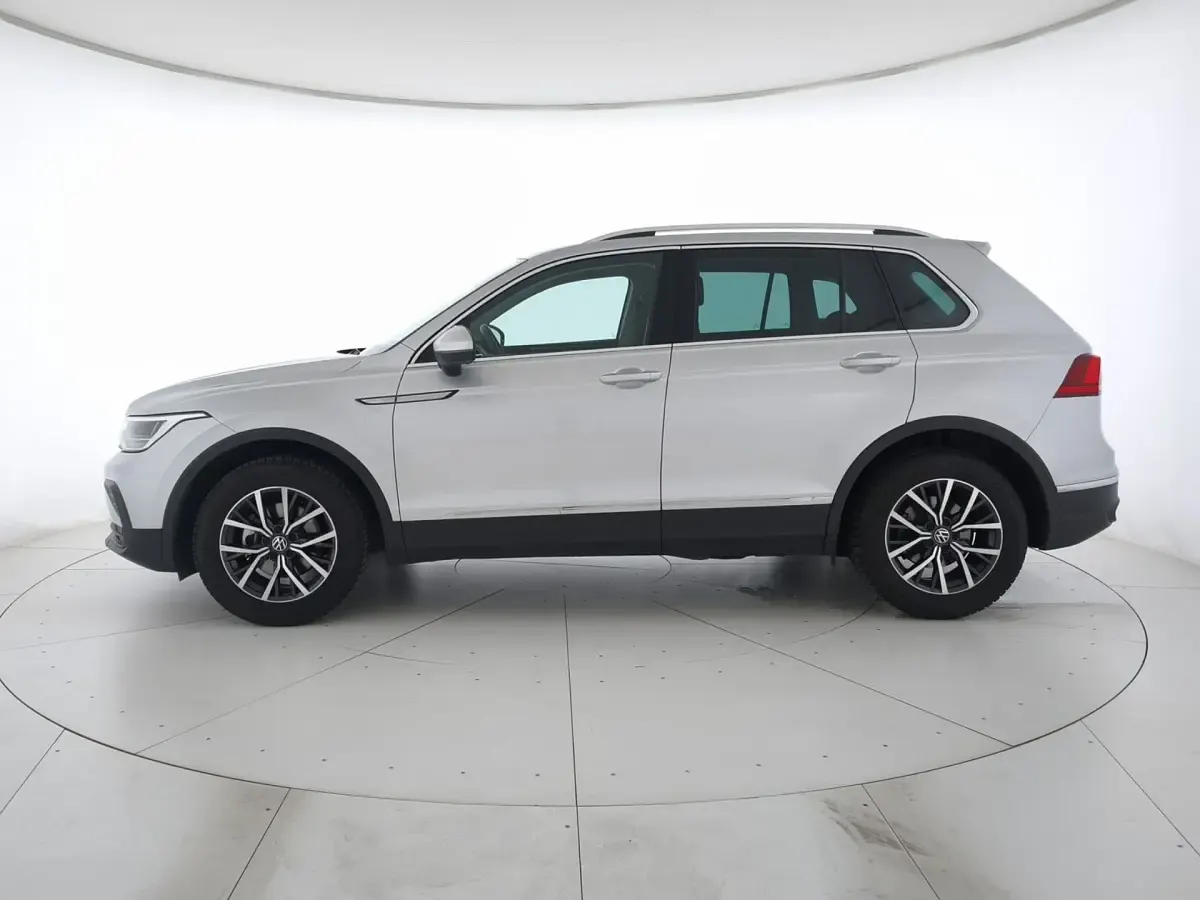 Usata VW Tiguan Life 150 CV (110 kW) 2022 Reflex silver metallizzato SUV