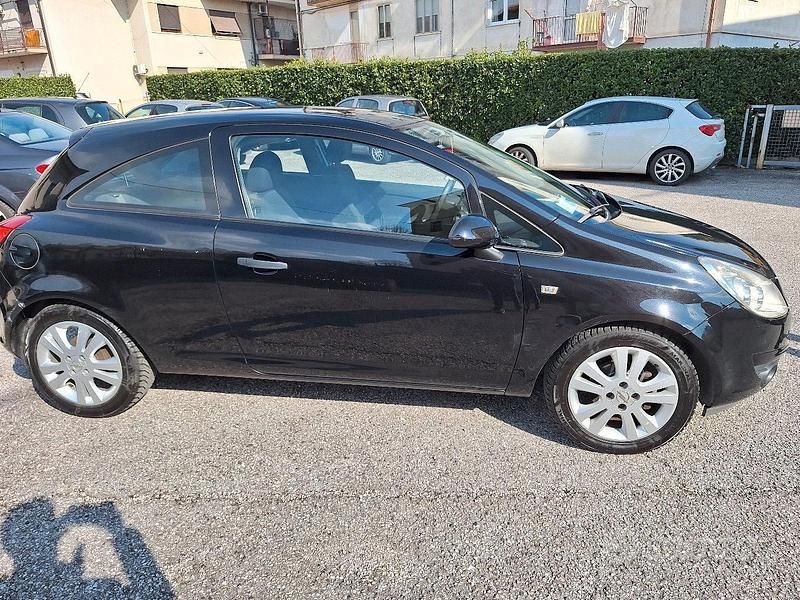 Usata Opel Corsa 80 CV (58 kW) 2007 Nero Utilitaria