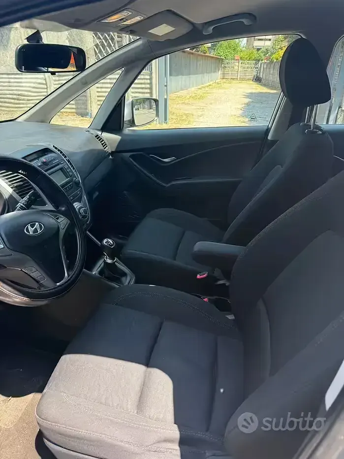 Usata Hyundai ix20 90 CV (66 kW) 2011 Grigio Utilitaria