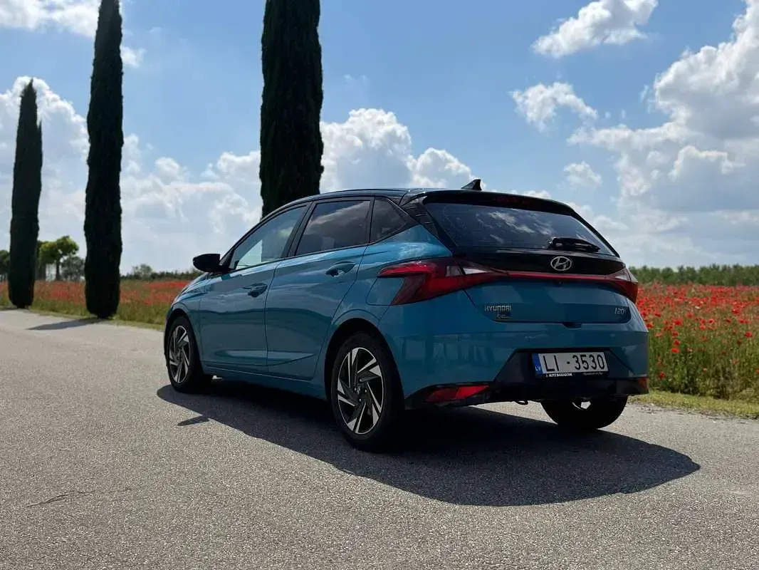 Usata Hyundai i20 101 CV (74 kW) 2021 Blu/azzurro Utilitaria