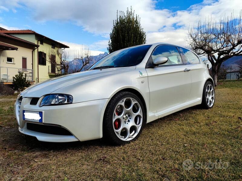 Usato 2005 Alfa Romeo 147 3.2 Benzin 250 CV (27.000 €)