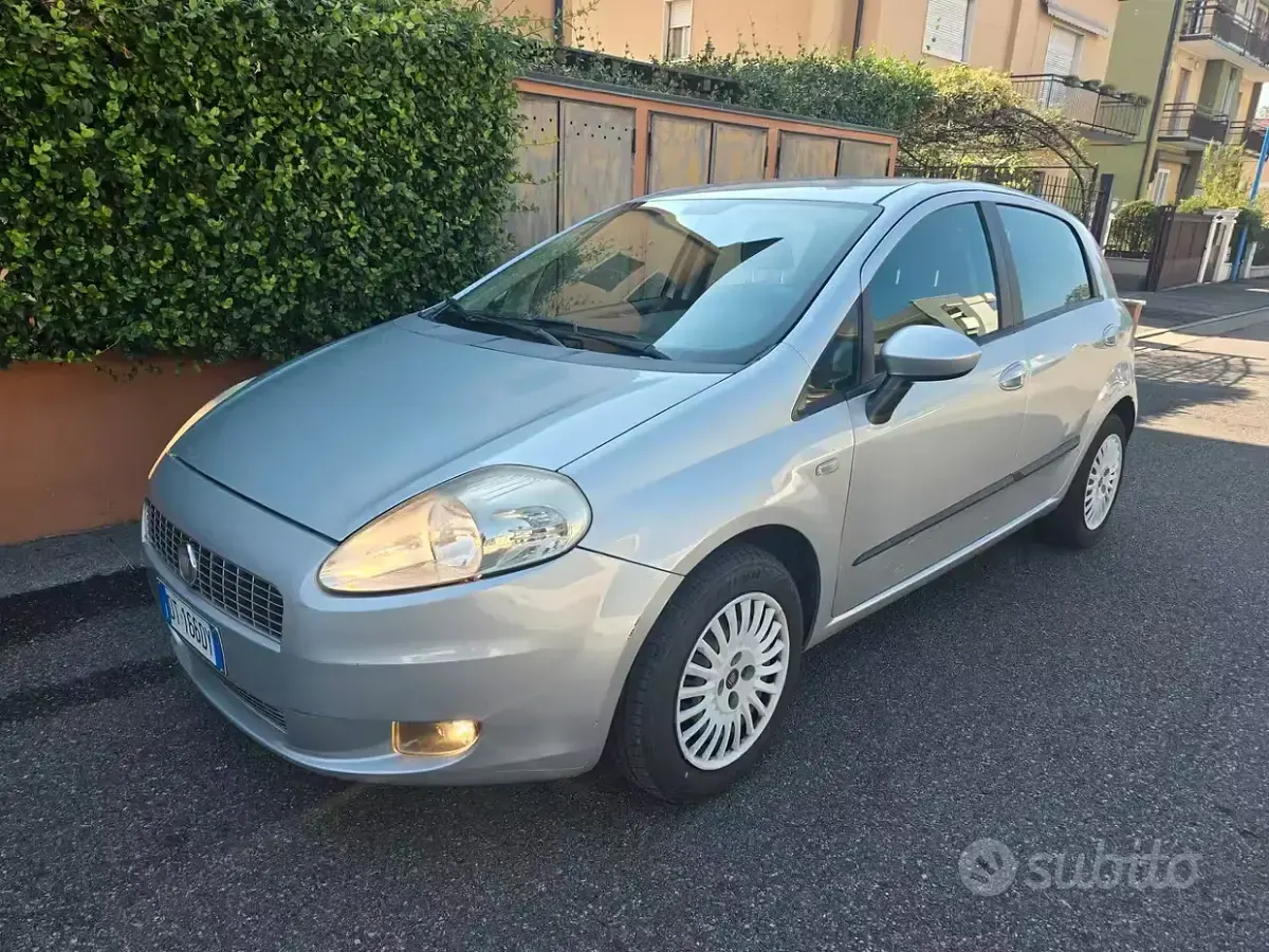 Usata Fiat Grande Punto Dynamic 77 CV (56 kW) 2009 Utilitaria