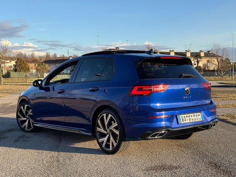 Usata VW Golf VIII R-line 150 CV (110 kW) 2022 Blu/azzurro Berlina