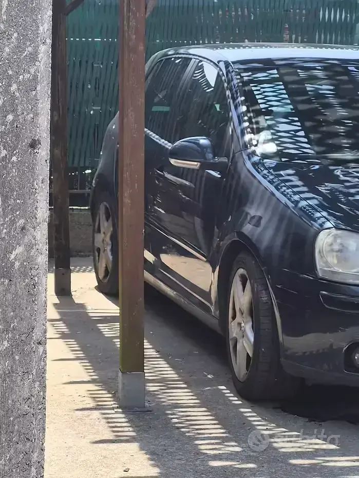 Usata VW Golf V 105 CV (77 kW) 2007 Bluazzurro Berlina