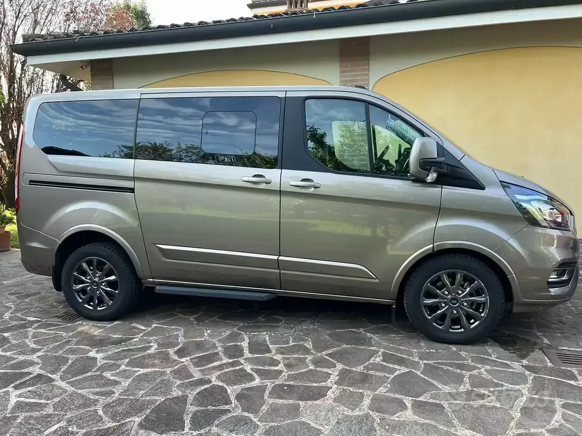 Usata Ford Tourneo Custom 2023 Furgone