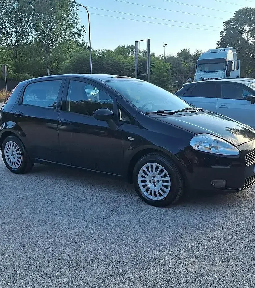 Usata Fiat Grande Punto 90 CV (66 kW) 2009 Nero Utilitaria