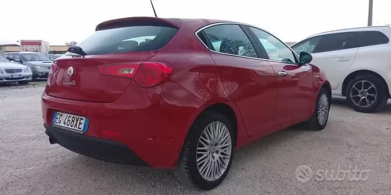 Usata Alfa Romeo Giulietta Exclusive 169 CV (124 kW) 2011 Rosso Utilitaria
