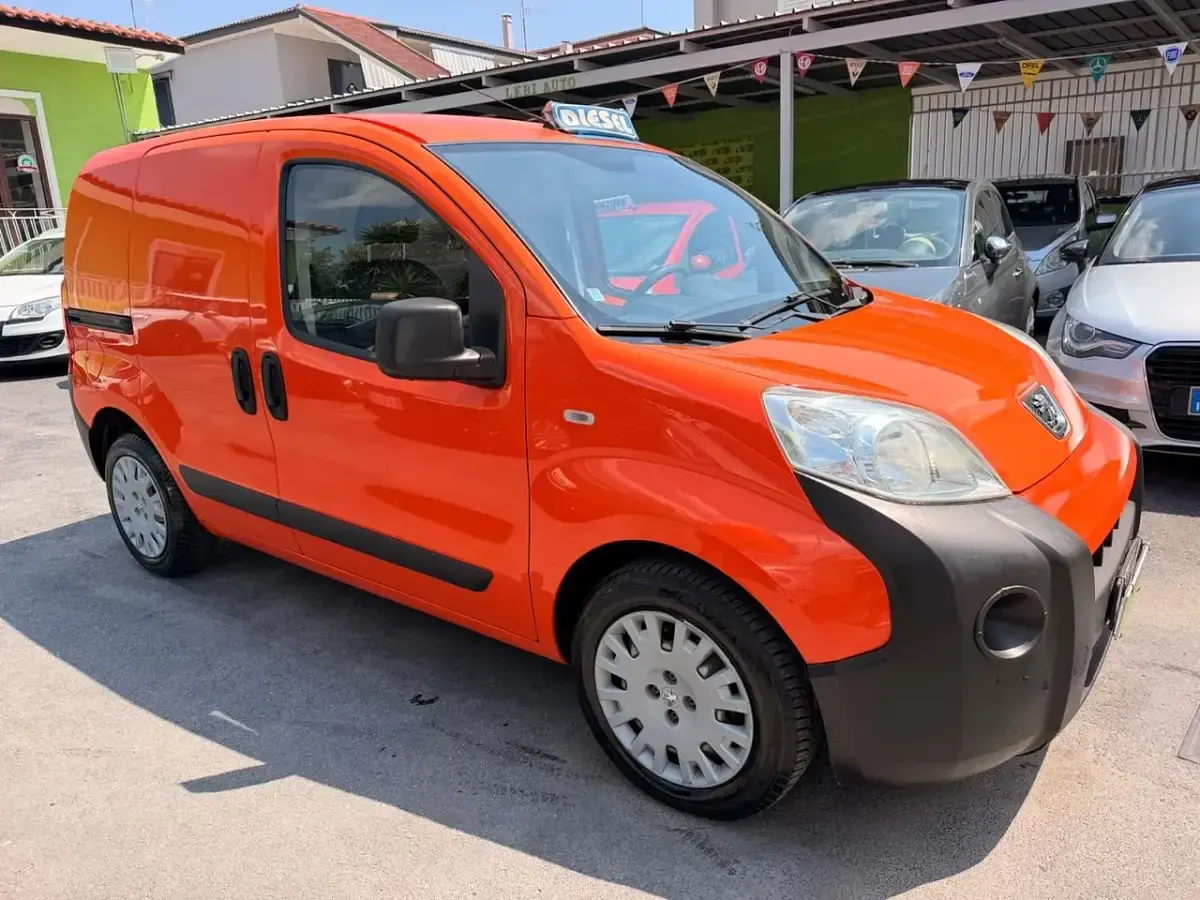 Usata Peugeot Bipper 74 CV (54 kW) 2016 Arancione