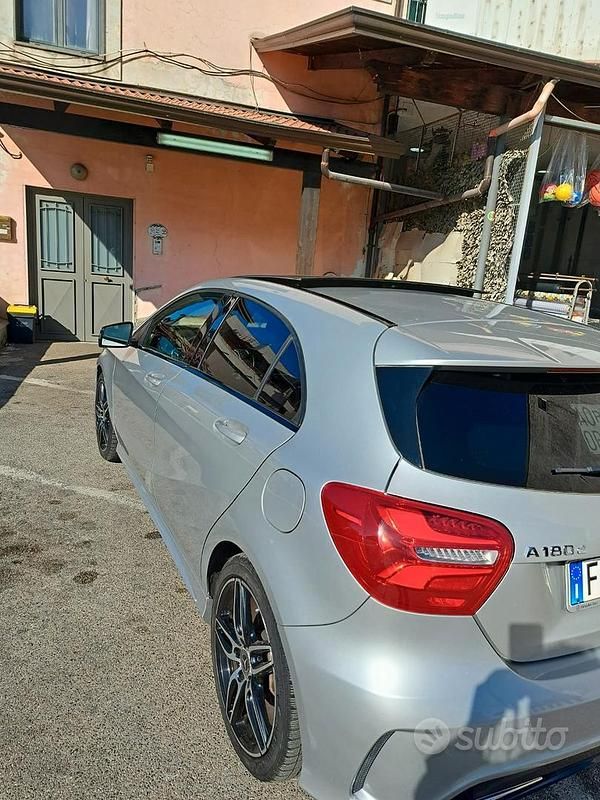 Usata Mercedes A180 116 CV (85 kW) 2018 Grigio Berlina