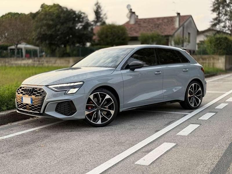 Grigio Usata 2024 Audi S3 Sport Tre volumi | 51.499 € - Immagine 1/4