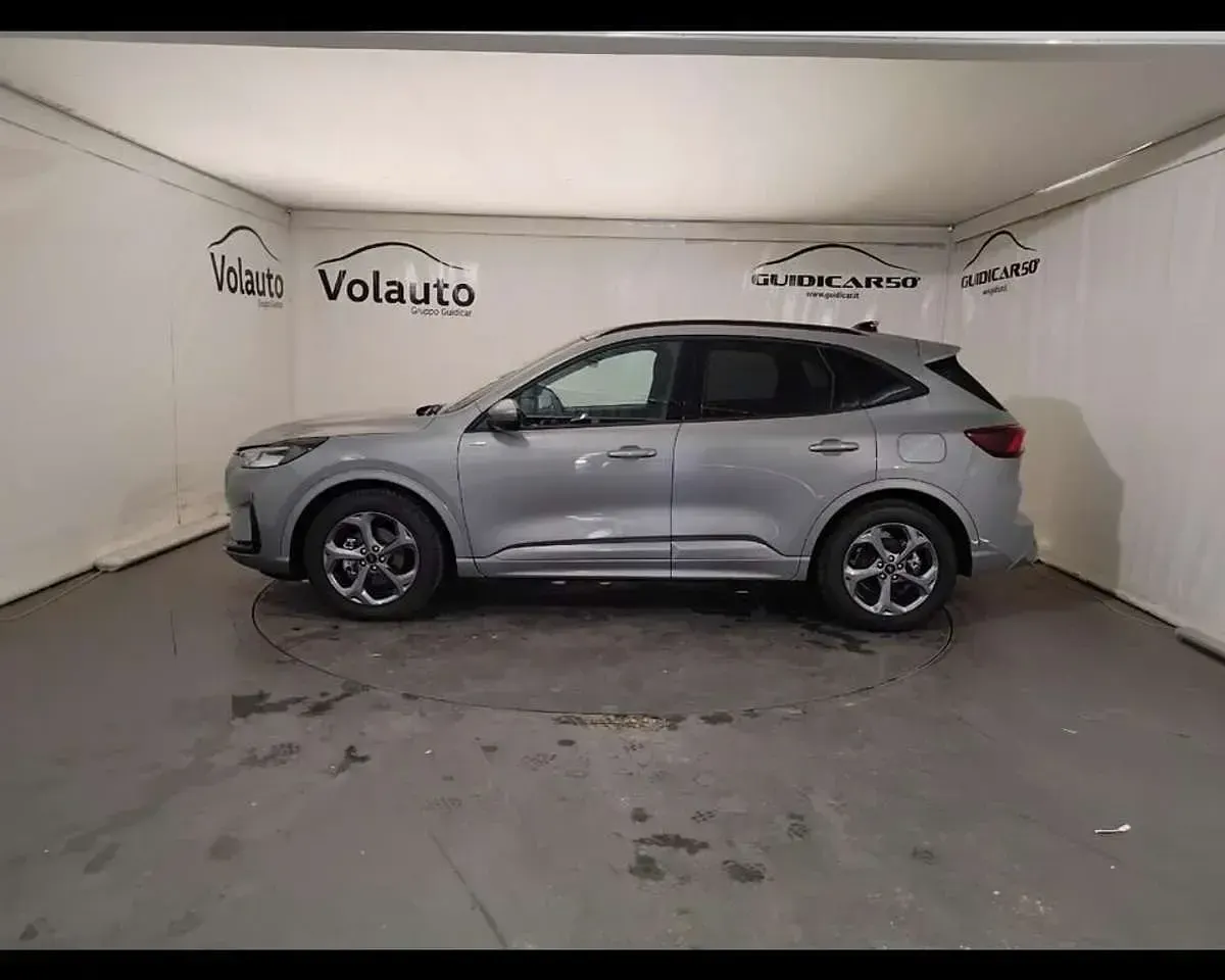 Usata Ford Kuga ST-Line 179 CV (131 kW) 2025 Argento SUV