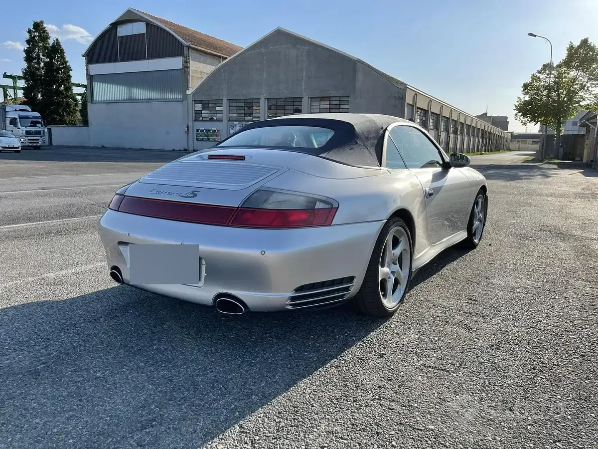 Usata Porsche 996 345 CV (253 kW) 2004 Grigio Cabrio