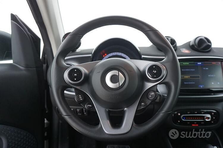 Usata Smart ForTwo Coupé Passion 60 kW (82 CV) 2022 Bianco Utilitaria