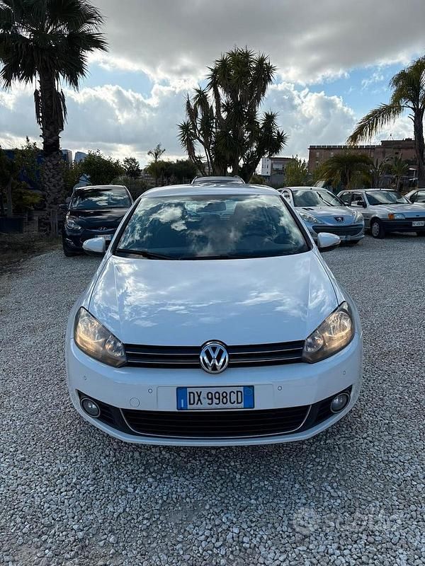 Usata VW Golf VI 110 CV (80 kW) 2010 Bianco Utilitaria