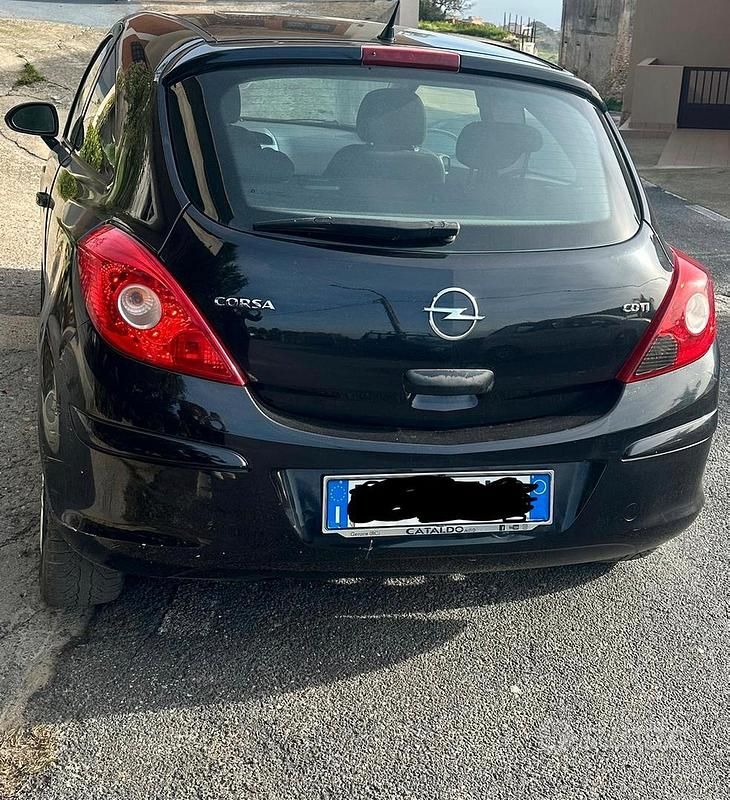 Usata Opel Corsa 90 CV (66 kW) 2009 Nero Utilitaria