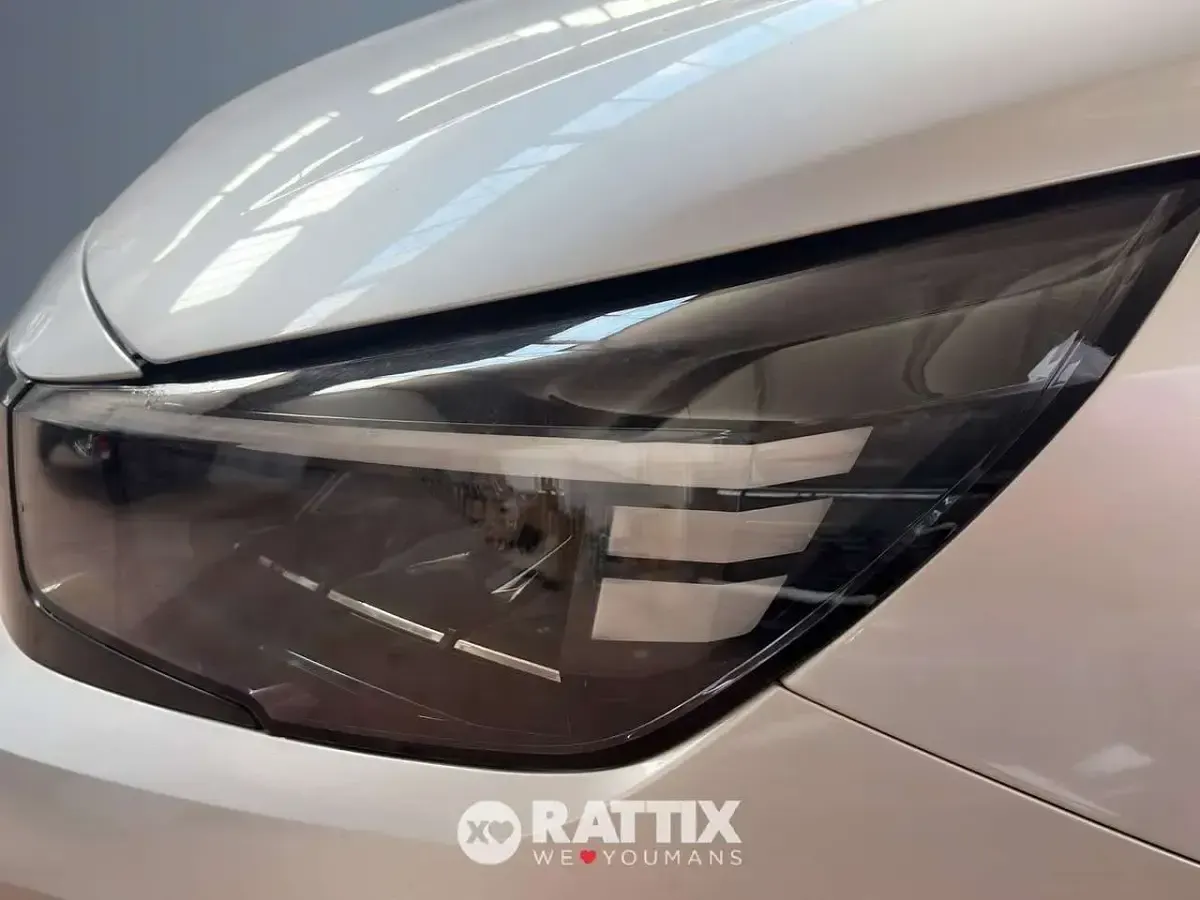 Usata Opel Corsa 101 CV (74 kW) 2025 Crystal silver Utilitaria