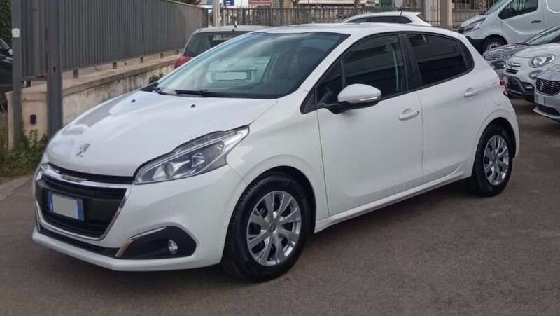 Usata Peugeot 208 75 CV (55 kW) 2018 Bianco Utilitaria