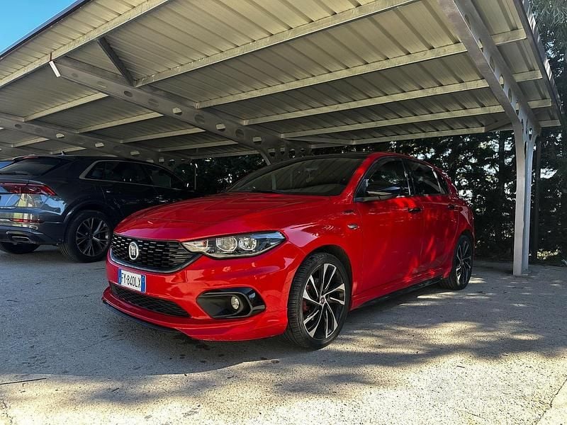 Rosso Usata 2019 Fiat Tipo Sport Tre volumi | 10.990 € (Buon prezzo) - Immagine 1/4