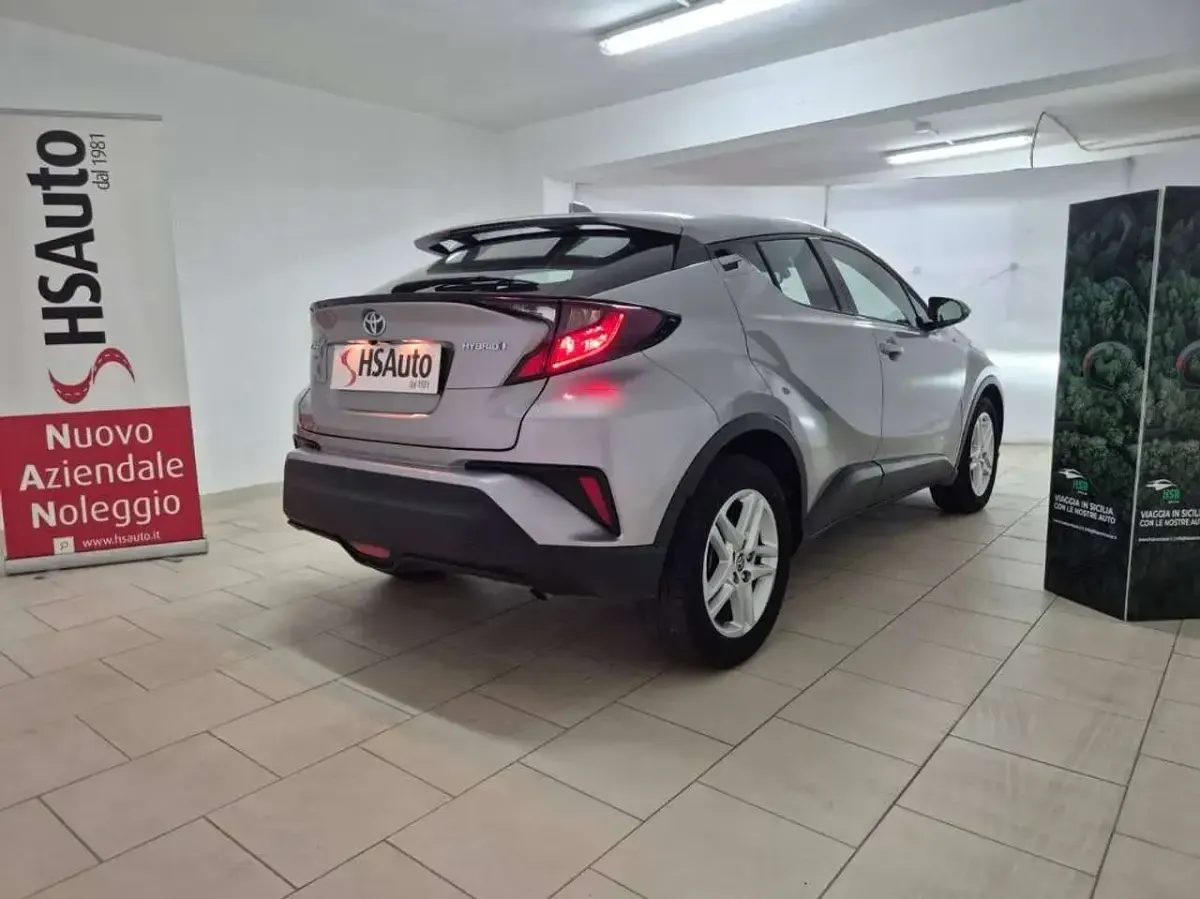 Usata Toyota C-HR Business Edition 98 CV (72 kW) 2021 Metal stream SUV