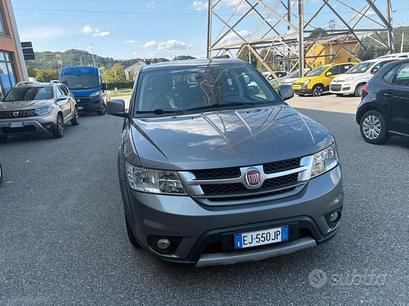 Usata Fiat Freemont 140 CV (102 kW) 2011 Grigio SUV