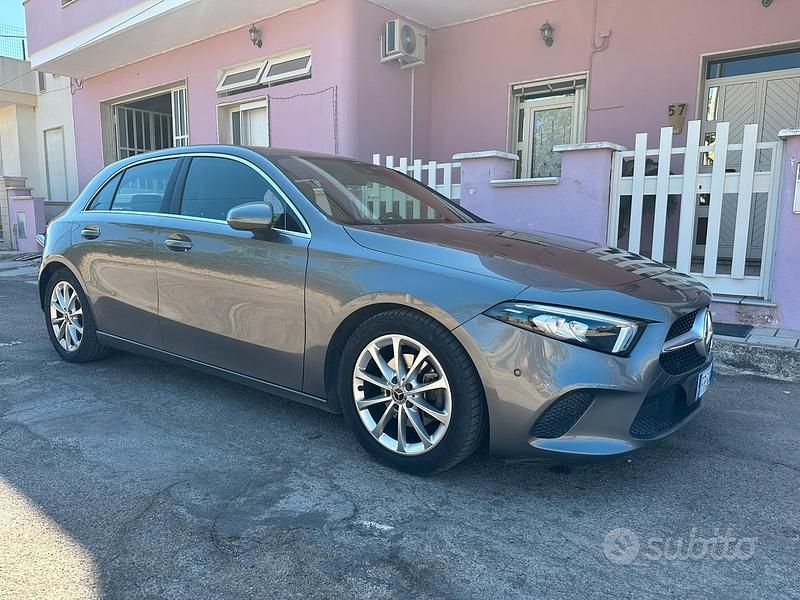 Occasion Mercedes A180 136 ch (100 kW) 2018 Gris Berline