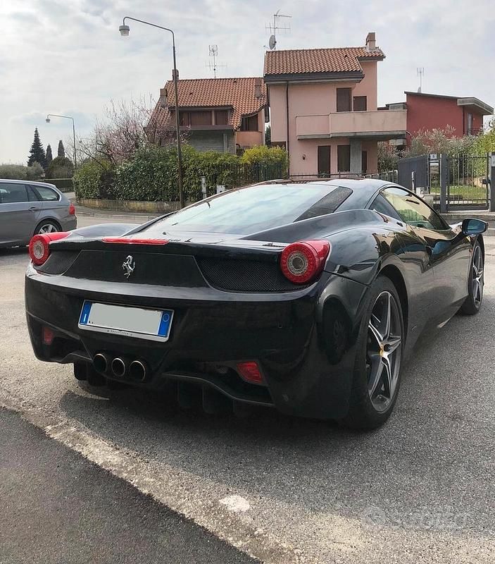 Usata Ferrari 458 570 CV (419 kW) 2011 Nero Coupé