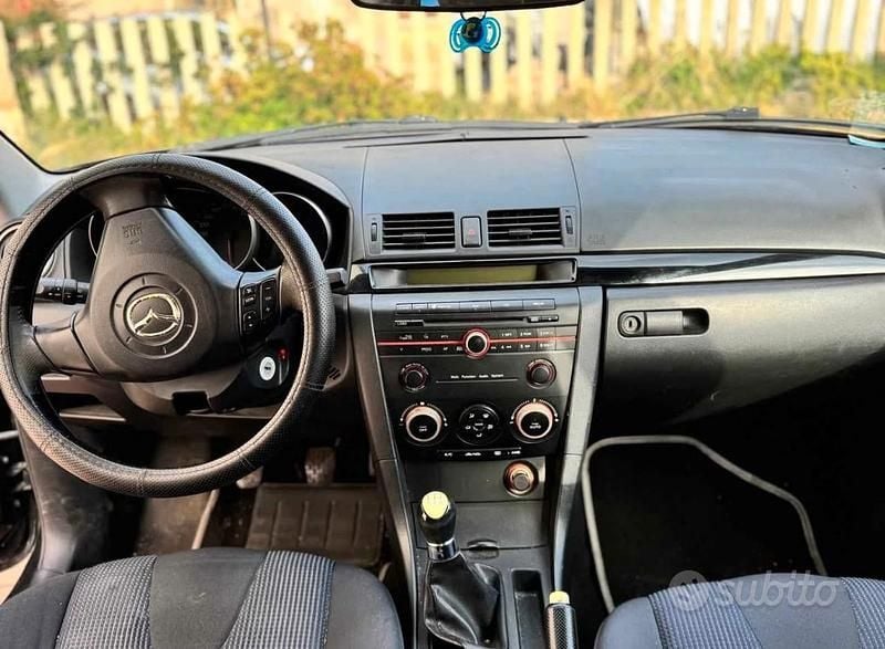 Usata Mazda 3 109 CV (80 kW) 2007 Nero Berlina