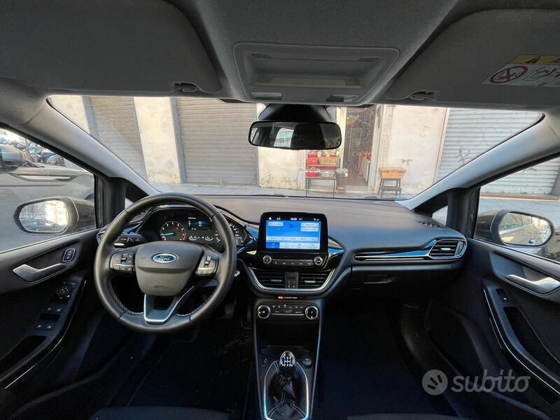 Usata Ford Fiesta Titanium 75 CV (55 kW) 2022 Grigio Utilitaria