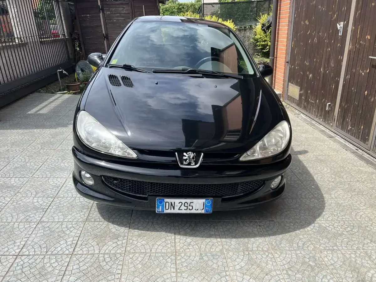 Usata Peugeot 206 75 CV (55 kW) 2008 Nero Berlina