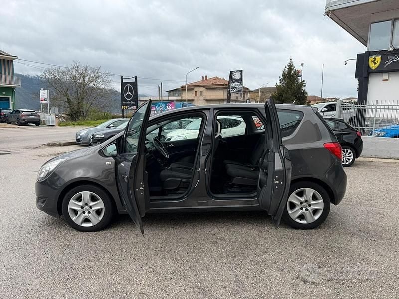 Usata Opel Meriva Innovation 95 CV (69 kW) 2017 Grigio Monovolume