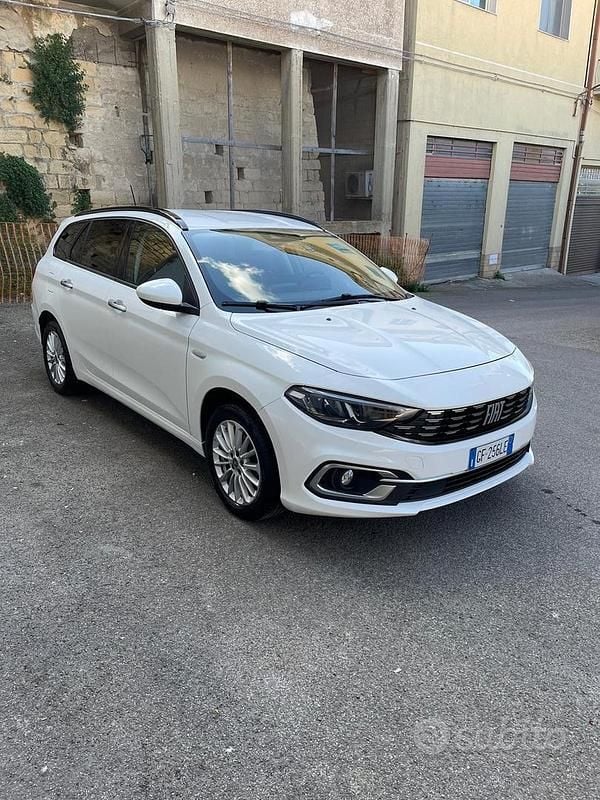Usata Fiat Tipo Sport 130 CV (95 kW) 2021 Bianco Station wagon
