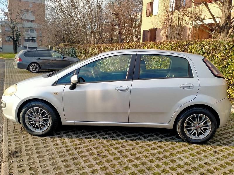 Usata Fiat Punto Evo Dynamic 95 CV (69 kW) 2011 Grigio Utilitaria
