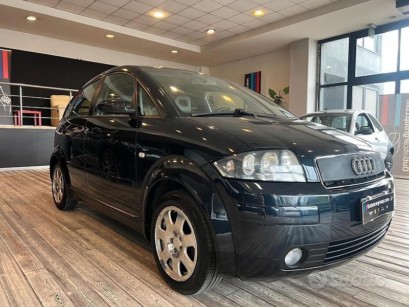 Usata Audi A2 Comfort 75 CV (55 kW) 2002 Blu Utilitaria