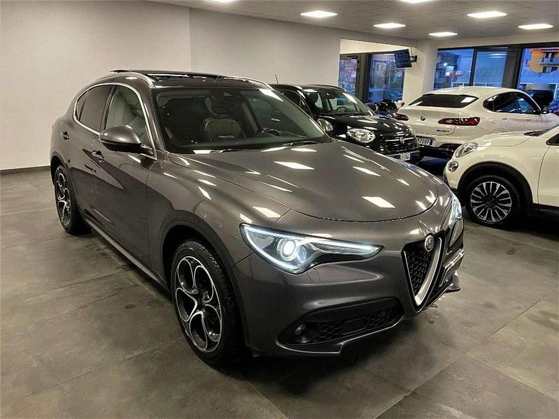 Grigio scuro Usata 2019 Alfa Romeo Stelvio Executive SUV | 29.900 € - Immagine 1/4