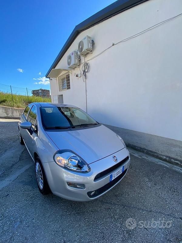 Usata Fiat Punto Street 95 CV (69 kW) 2017 Grigio Utilitaria