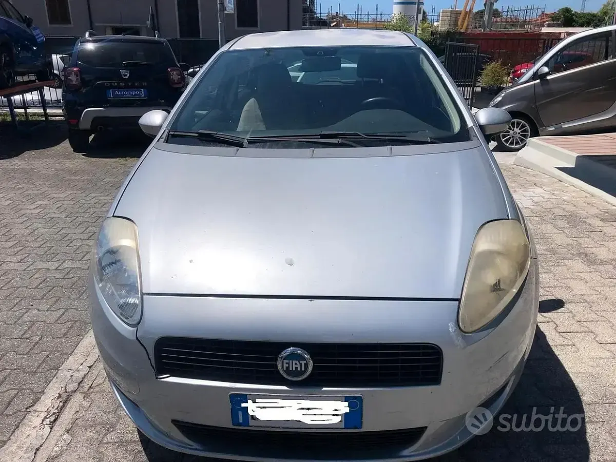 Usata Fiat Grande Punto Dynamic 65 CV (47 kW) 2006 Grigio Utilitaria