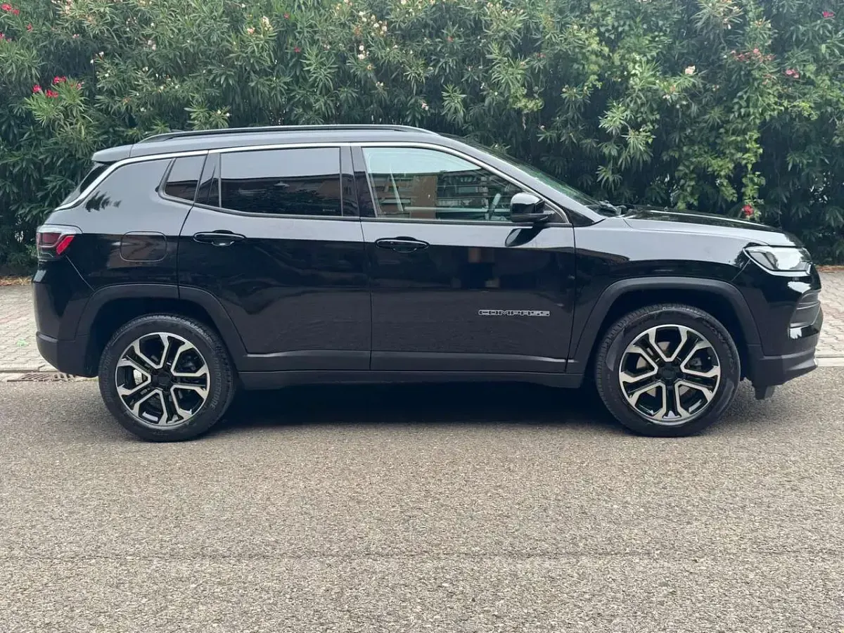 Usata Jeep Compass Limited 131 CV (96 kW) 2023 Carbon black SUV
