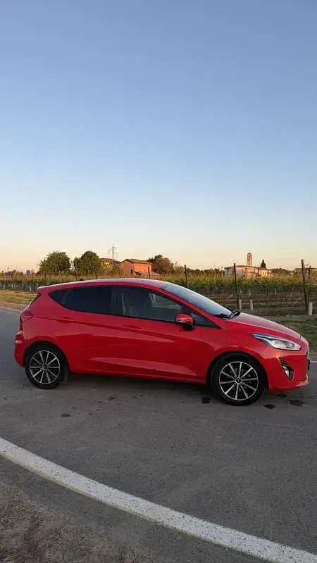 Usata Ford Fiesta Titanium 75 CV (55 kW) 2017 Utilitaria