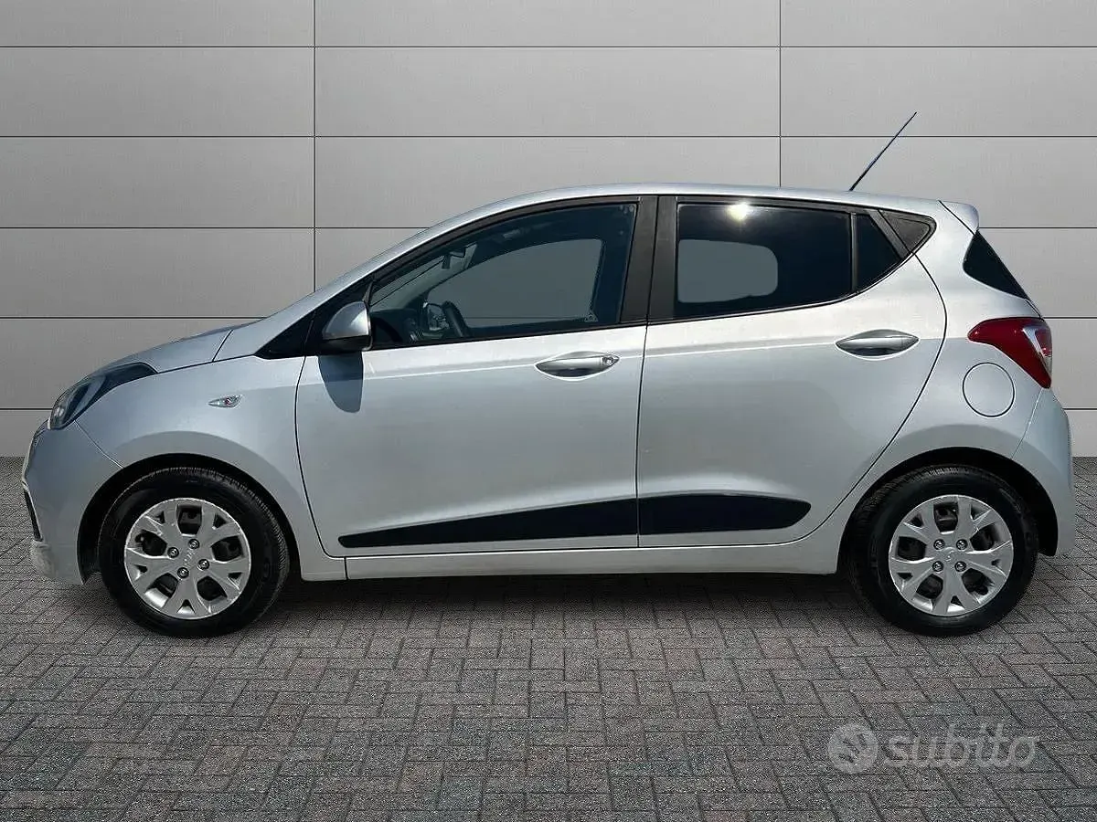 Usata Hyundai i10 Comfort 67 CV (49 kW) 2016 Grigio Utilitaria