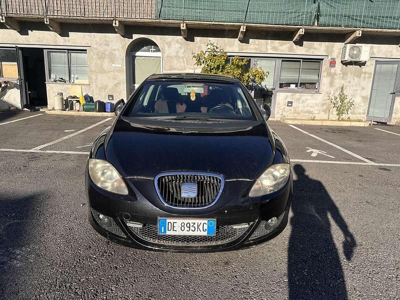 Usata 2007 Seat Leon Reference Tre volumi | 1700 € (Super prezzo) - Immagine 1/4