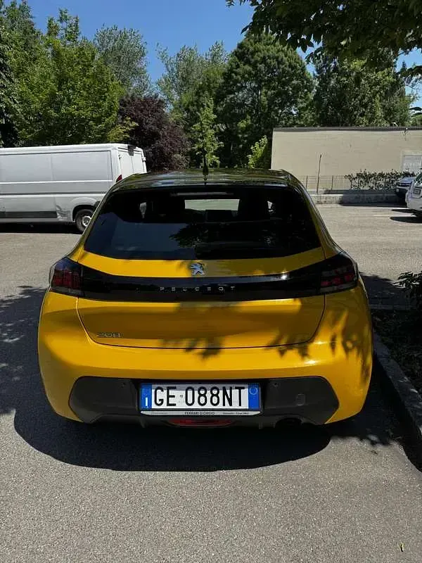 Usata Peugeot 208 Active 75 CV (55 kW) 2021 Giallo Utilitaria