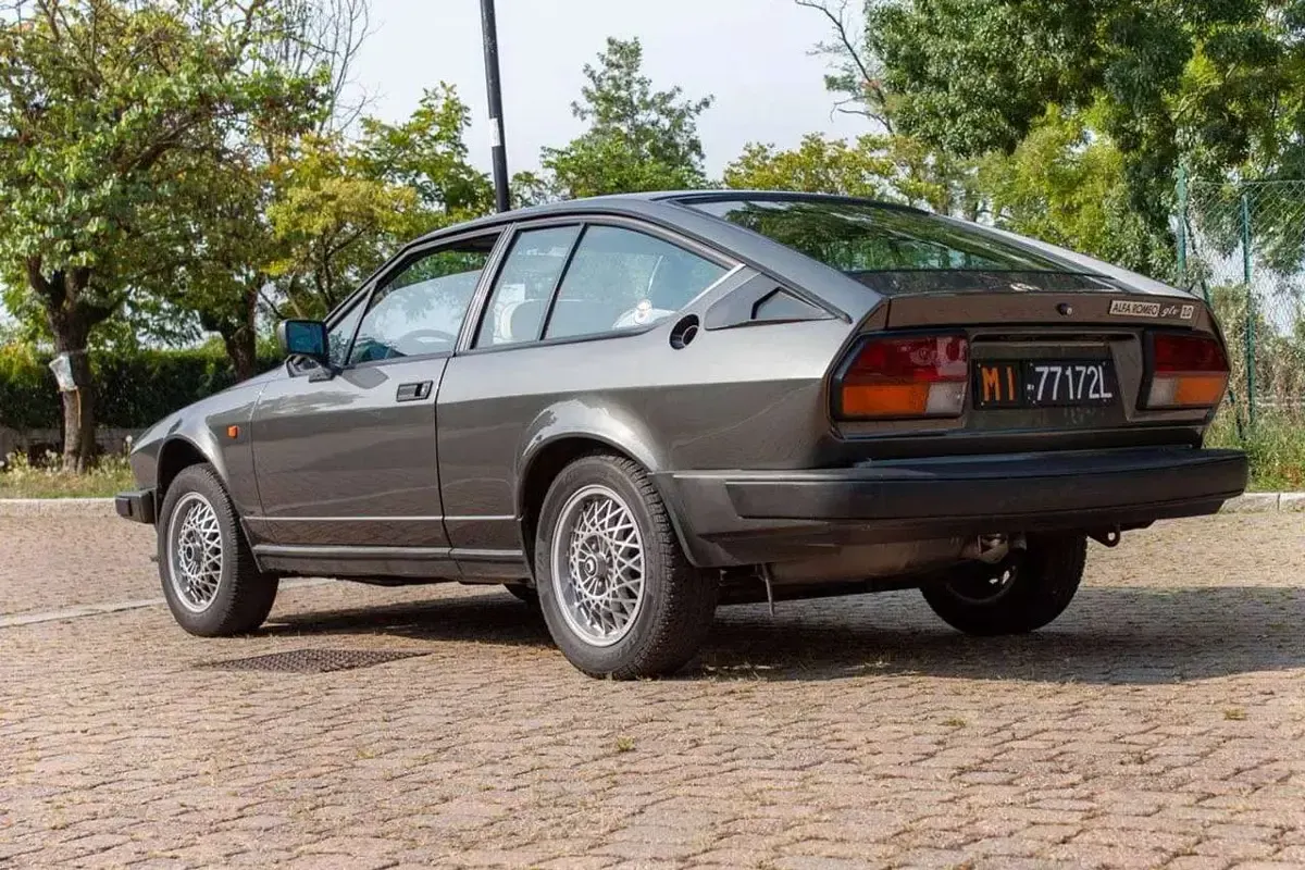 Usata Alfa Romeo GTV 131 CV (96 kW) 1981 Marrone Coupé