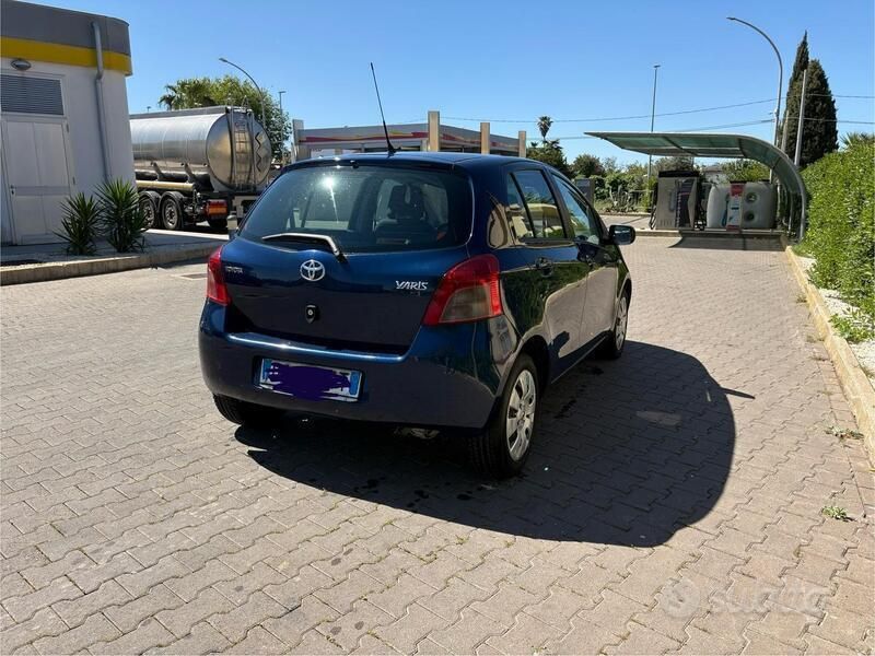 Usata Toyota Yaris Sol 90 CV (66 kW) 2007 Utilitaria