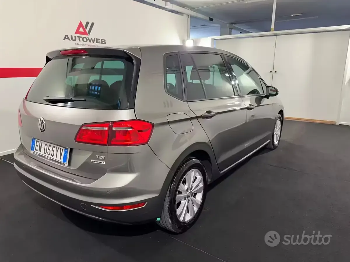 Usata VW Golf Sportsvan Trendline 90 CV (66 kW) 2014 Grigio Monovolume