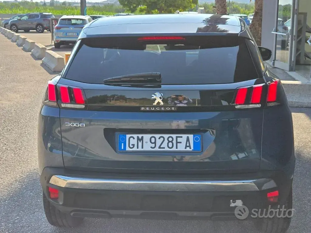 Usata Peugeot 3008 Allure 131 CV (96 kW) 2022 Bluazzurro SUV
