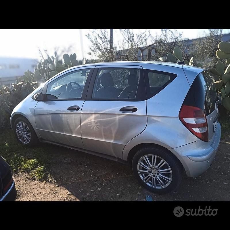 Usata Mercedes A180 Elegance 109 CV (80 kW) 2005 Grigio Monovolume