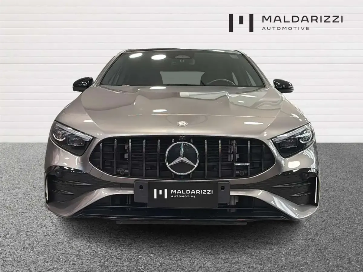 Usata Mercedes A35 AMG AMG Line Premium Plus 306 CV (225 kW) 2024 Grigio montagna Berlina