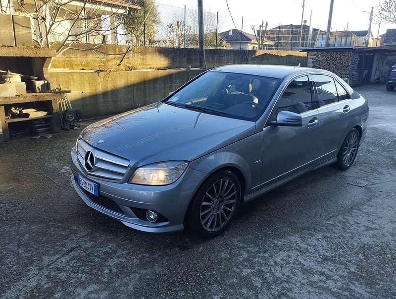 Usata Mercedes C220 Avantgarde 170 CV (125 kW) 2010 Grigio Berlina