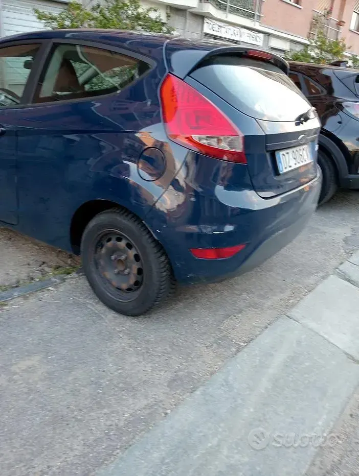 Usata Ford Fiesta 97 CV (71 kW) 2009 Blu Berlina
